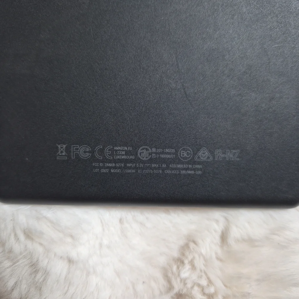 Amazon Kindle Fire HD 8 Tablet Device Black L5S83A Model Wi Fi Travel Streaming
